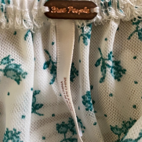 SOLD Beautiful Free people cross-over blouse - Picture 8 of 9